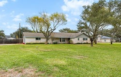 948 Oak Ave, ROCKPORT, TX 78382