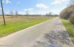 101 FLOWERSVIEW Boulevard, Paxton, FL 32567