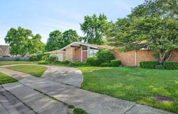 702 Palladium Drive, Joliet, IL 60435