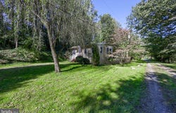 892 DRAGER Road, COLUMBIA, PA 17512