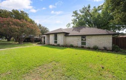 309 Quail Crest Drive, Bedford, TX 76021
