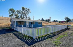 70959 SW DOUGLAS Dr, Pendleton, OR 97801