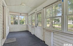 108 Buttell Street, Elkhart, IL 62634