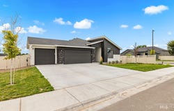 727 Morrow St, Mountain Home, ID 83647