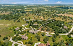 178 Juniper Trail, Yoakum, TX 77995
