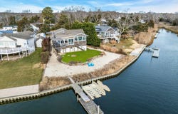 7 Springville Circle, Hampton Bays, NY 11946