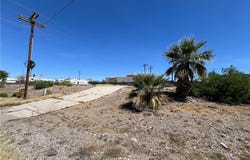 1692 Shamrock Road, Bullhead City, AZ 86442
