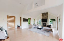 10110 Cielo Dr, Beverly Hills, CA 90210
