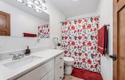 809 24th Avenue NW, Austin, MN 55912