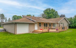 2 Division Street, Bristol, IL 60512