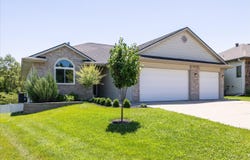 230 E VIEW Drive, COUNCIL BLUFFS, IA 51503