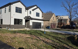 926 E Crest Avenue, Addison, IL 60101