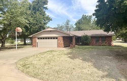 626 N Coolidge St, Enid, OK 73703