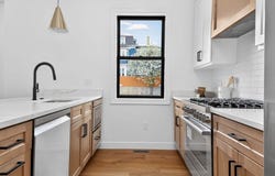 14 Hamlet, Somerville, MA 02143