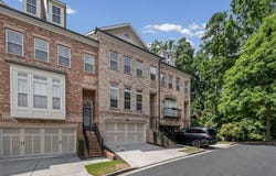 1044 Township Square, Alpharetta, GA 30022
