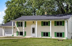 1009 Holiday Drive, Champaign, IL 61821