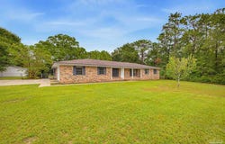 5560 Twin Creek Cir, Pace, FL 32571