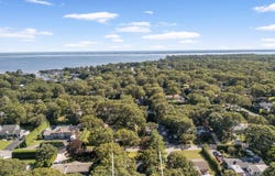 34 HOMEWOOD DR, Hampton Bays, NY 11946