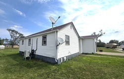 521 2nd St SW, Highmore, SD 57345