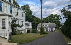 20 N Farview Ave, Paramus Boro, NJ 07652-2702