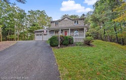 212 Fairfield Drive, Brodheadsville, PA 18322