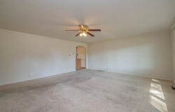 1023 E Mckinsey St, Moberly, MO 65270