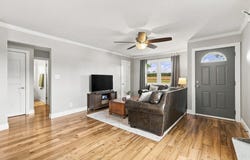 6401 N State Highway Uu, Willard, MO 65781
