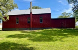 213 1st St SW, Ashley, ND 58413