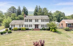 176 McIntosh Rd, Roanoke, VA 24019