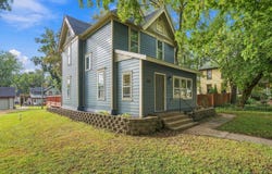 209 4th Street E, Carver, MN 55315