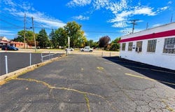 6742 Market Street, Youngstown, OH 44512