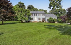 33 W Gerald Drive, Manchester, CT 06040