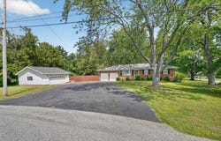 395 College St, Clay, KY 42404