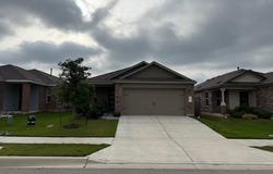 204 Longbridge Dr, Hutto, TX 78634