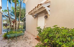 5733 Cove Cir, NAPLES, FL 34119