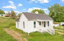7145 Bloomfield Road, Cambridge, OH 43725
