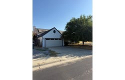 833 Burlingame Avenue, Clovis, CA 93612