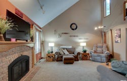 5310 Glencrie Drive, Quincy, IL 62305