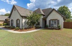633 BARKLEY CIRCLE, ALABASTER, AL 35007