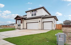 509 Treadwell Ln, Kyle, TX 78640