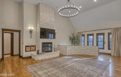 10368 S Ridge Drive, Joplin, MO 64804