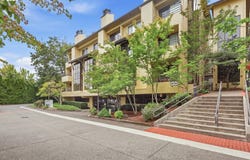 690 WIMBLEDON Ct, Eugene, OR 97401