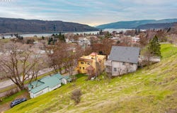 812 KLICKITAT St, Lyle, WA 98635