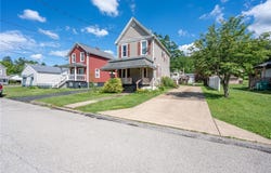 407 W 5th Ave, Derry, PA 15627