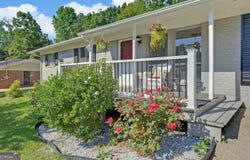 102 Cherry Street, Toccoa, GA 30577
