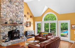 8 Landfall Circle, East Hampton, NY 11937