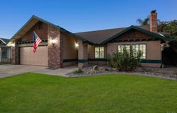 2824 W Hemlock Court, Visalia, CA 93277