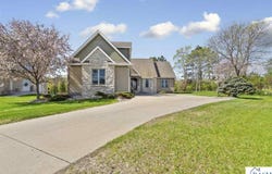1804 Orchard Ridge, St. Peter, MN 56082