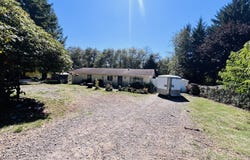 99174 WINCHUCK RIVER Rd, Brookings, OR 97415