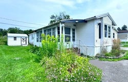 38 Pine Cir, Sauquoit, NY 13456